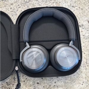 Bang & Olufsen Beoplay HX